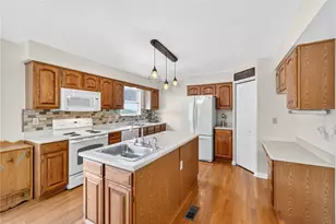 1514 Laurel Ridge Dr, Moon/Crescent Twp, PA 15046 - Photo 8