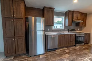 1410 A Hidden Valley Dr, Robinson Twp, PA 15019 - Photo 8