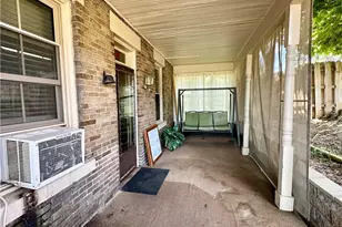 521 W Main St, Rural Valley Boro, PA 16249 - Photo 2