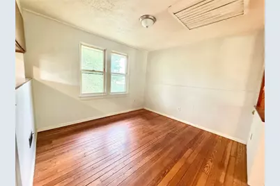 341 Ohio Ave, Clairton, PA 15025 - Photo 4