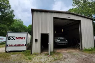 900 Glenn Ave, Liberty Boro, PA 15133 - Photo 1