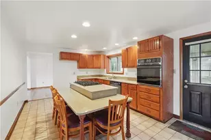 138 Evandale Dr, Green Tree, PA 15220 - Photo 10