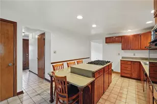 138 Evandale Dr, Green Tree, PA 15220 - Photo 12