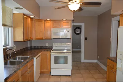 414 E Edgewood Ave, New Castle, PA 16105 - Photo 6