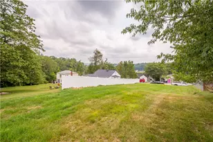 352 Pershing Ave, Chartiers, PA 15342 - Photo 16