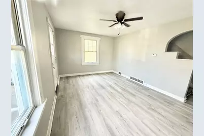 927 Vankirk St, Clairton, PA 15025 - Photo 2