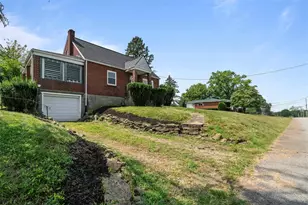 540 Center Hill Rd, Pittsburgh, PA 15239 - Photo 2