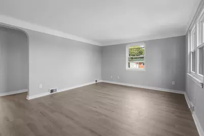 540 Center Hill Rd, Pittsburgh, PA 15239 - Photo 6