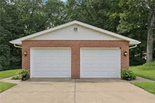 100 Joshua Dr, Lancaster Township, PA 16037 - Photo 4