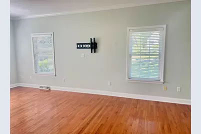 705 California Ave, Ellwood City, PA 16117 - Photo 2