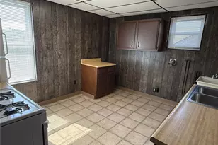 31 W College St, Canonsburg, PA 15317 - Photo 22