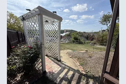 31 W College St, Canonsburg, PA 15317 - Photo 32