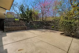 90 E Woodland Rd, Pittsburgh, PA 15232 - Photo 38