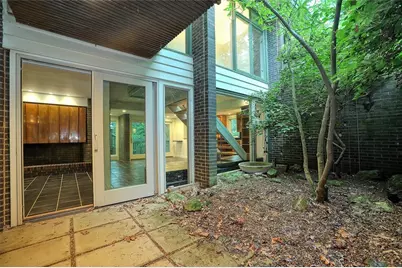 90 E Woodland Road, Pittsburgh, PA 15232 - Photo 12