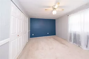 325 Sunridge Dr, Economy, PA 15042 - Photo 14