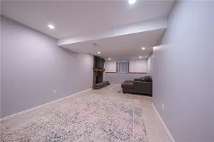 325 Sunridge Dr, Economy, PA 15042 - Photo 24