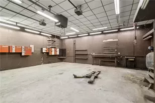 3052 Boughter Dr, Shenango Township, PA 16101 - Photo 8