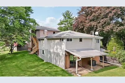 3052 Boughter Dr, Shenango Township, PA 16101 - Photo 2