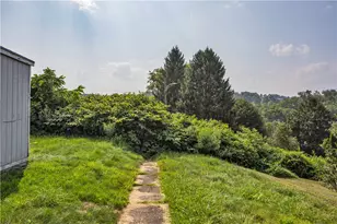 624 Dianthus St, North Huntingdon, PA 15642 - Photo 28