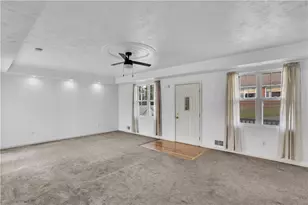 624 Dianthus St, North Huntingdon, PA 15642 - Photo 10