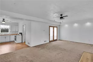 624 Dianthus St, North Huntingdon, PA 15642 - Photo 8