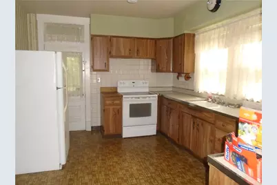 207 Locust St, Ambridge, PA 15003 - Photo 8