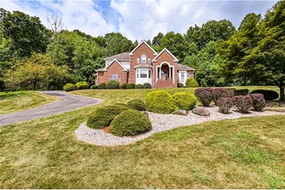 127 Woodhaven Dr, Hempfield Township, PA 15644 - Photo 2