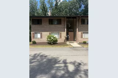 7116 Sanlin Dr, Moon/Crescent Twp, PA 15108 - Photo 2