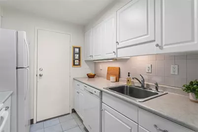 4601 Fifth Ave #525, Pittsburgh, PA 15213 - Photo 6