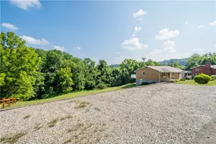 872 Pleasant Hl Dr, South Strabane, PA 15301 - Photo 4