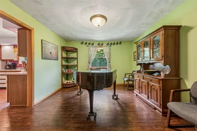 915 Jamell Dr, Unity Township, PA 15601 - Photo 6