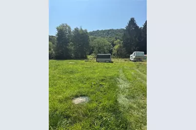 126 Hillview Ln, Saltlick Township, PA 15462 - Photo 2