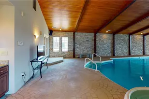 1490 Olde Stable Ln, Moon/Crescent Twp, PA 15108 - Photo 4