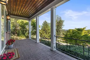 139 Grienbrier Dr, Carnegie, PA 15106 - Photo 2