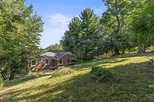 139 Grienbrier Dr, Carnegie, PA 15106 - Photo 36