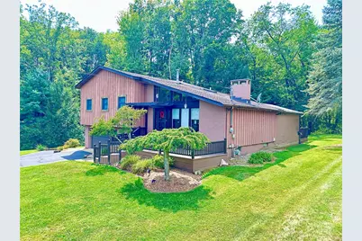 927 Chippewa Trl, Coolspring Township, PA 16137 - Photo 2