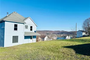 403 Lowell St, Vandergrift, PA 15690 - Photo 24