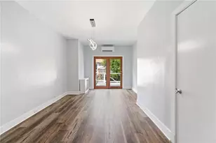 6335 Waldron St, Pittsburgh, PA 15217 - Photo 12