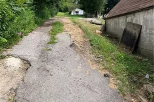 319 Bessemer Ave, Twp of But SW, PA 16045 - Photo 18