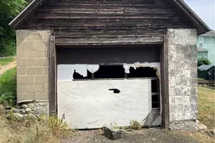 319 Bessemer Ave, Twp of But SW, PA 16045 - Photo 16