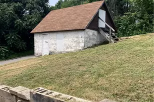 319 Bessemer Ave, Twp of But SW, PA 16045 - Photo 14