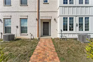 119 Founders St, Cranberry Township, PA 16066 - Photo 2