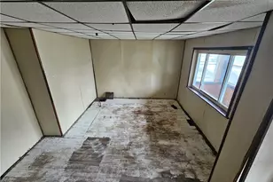 413 Electric St, New Castle, PA 16101 - Photo 6