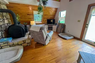 122 Beblo Ln, Oakland Township, PA 16002 - Photo 4