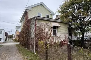 216 S 7th St, Jeannette, PA 15644 - Photo 2