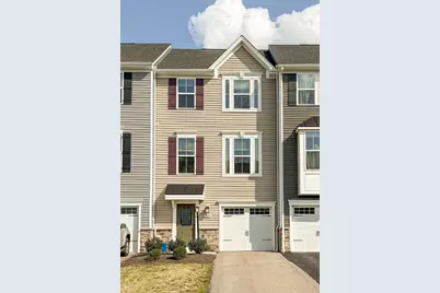 2009 Cade Dr, Center Township, PA 15061 - Photo 1