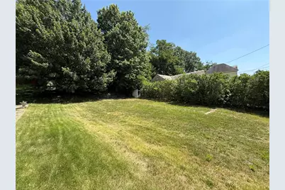 110 Greydon Ave, McKees Rocks, PA 15136 - Photo 4