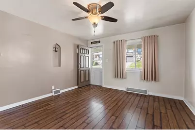 3909 Inland Avenue, West Mifflin, PA 15122 - Photo 12