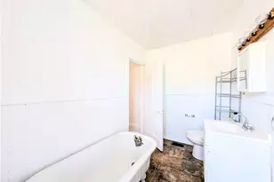 504 W 2nd Ave, Derry Boro, PA 15627 - Photo 10