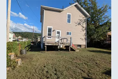 504 W 2nd Ave, Derry Boro, PA 15627 - Photo 16